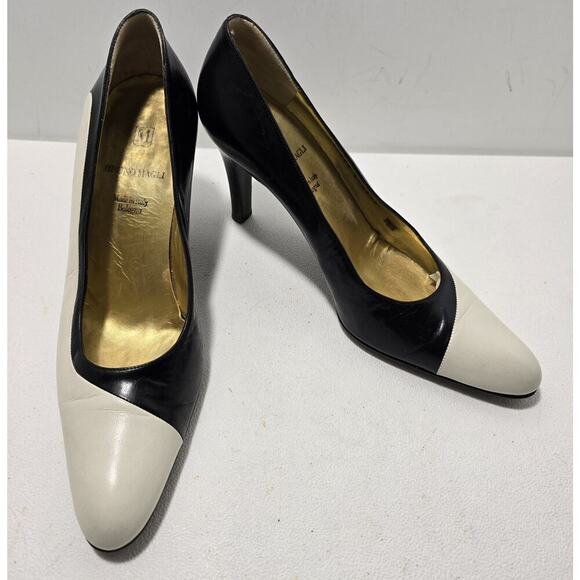 Bruno Magli Spectator Colorblock Pumps Heels Shoes Black Cream Women's 8.5 B - Picture 1 of 10